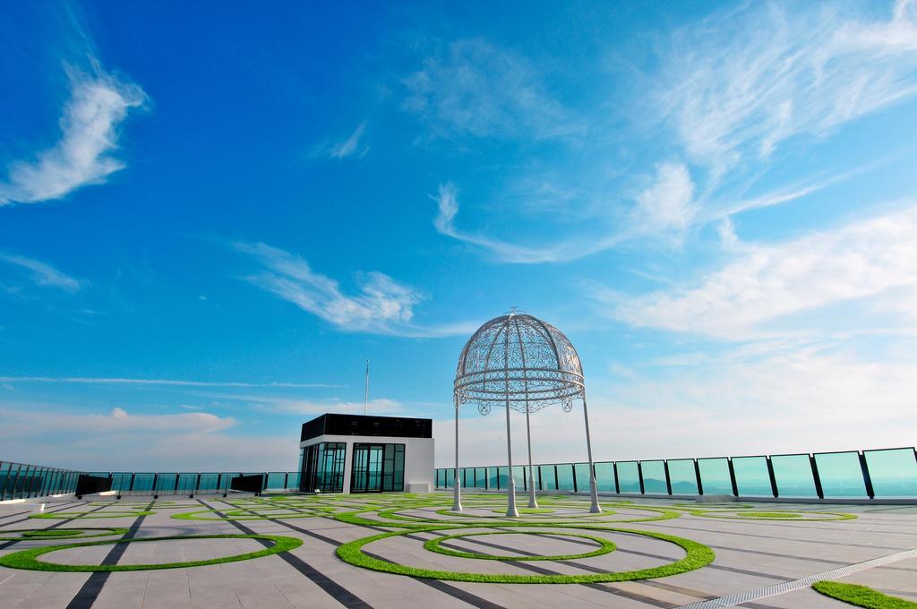 The Shore Hotel & Residences Malacca Extérieur photo