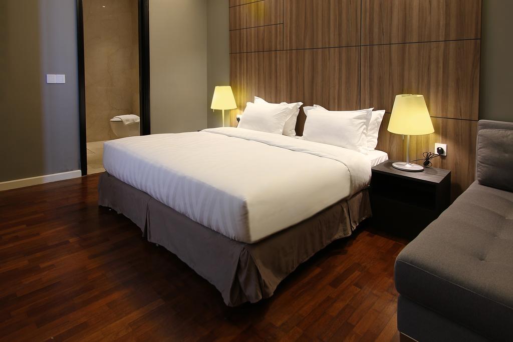 The Shore Hotel & Residences Malacca Extérieur photo