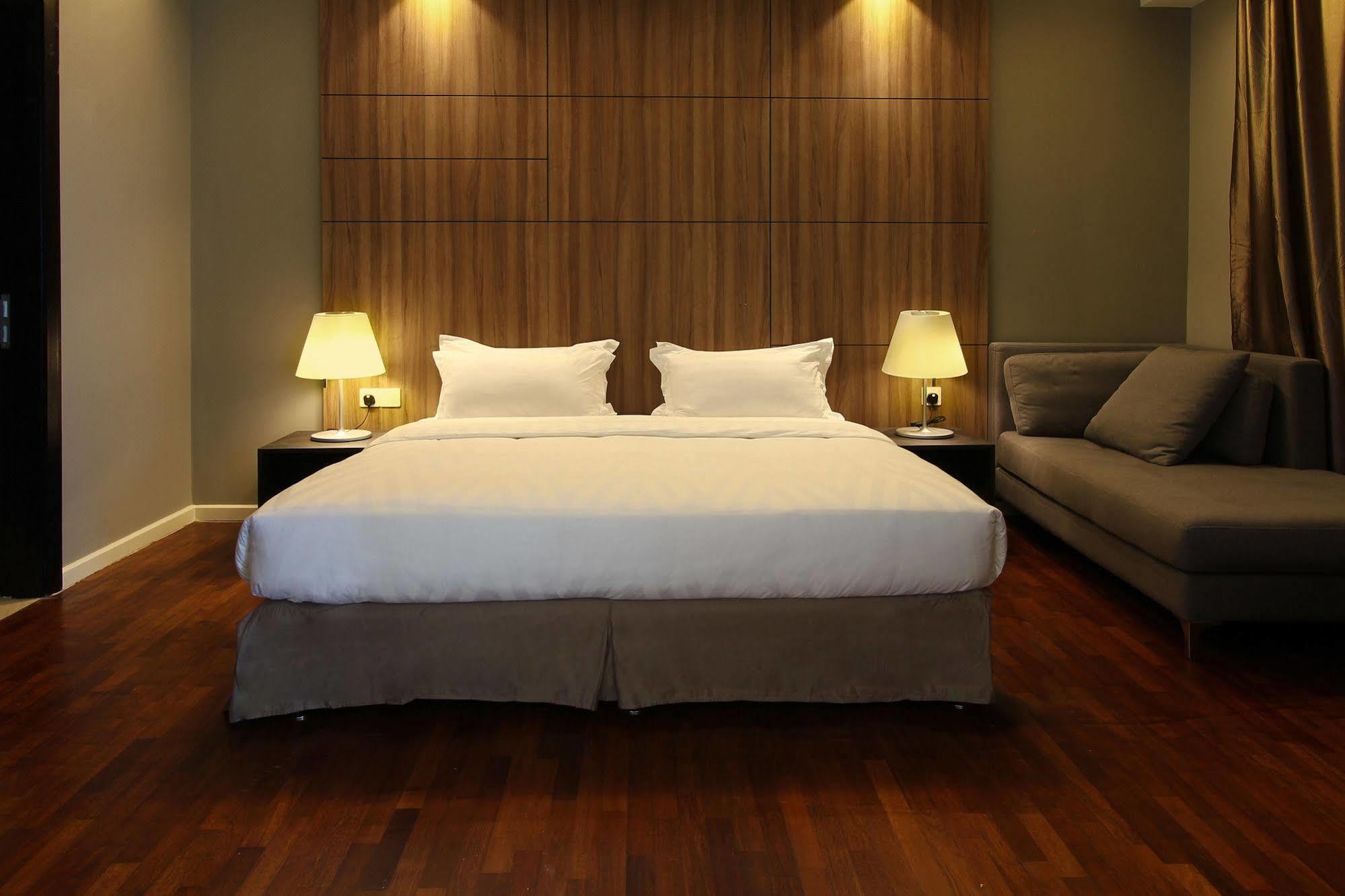 The Shore Hotel & Residences Malacca Extérieur photo